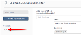 Trados Studio interface showing 'LookUp SDL Studio Konnektor' app information with a red arrow pointing to version number 1.0, suggesting an incorrect versioning format.